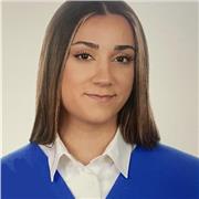 Profesora de secundaria y primaria para todas las edades. Especializada en las humanidades.